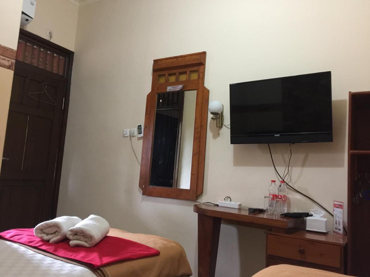 Omah Wetan Homestay Маланг Экстерьер фото
